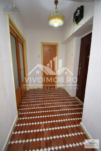 Unirii-Bd. Liberatății | etaj 5/8 | 67 mp | bloc monolit | vedere Casa Poprului